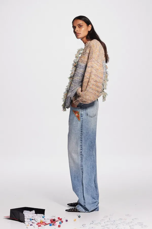 RAZZLE SWEATER